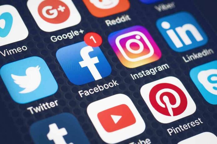 Smartphone screen showing social media app icons